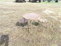 18in. Small Table w/2 Chairs