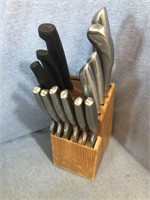 Knife Block With Great Assorted Brand Knives.