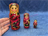 Hand painted Russian nesting dolls (set of 3)