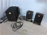 Small Labtec Speaker Set W/Aux Plug &