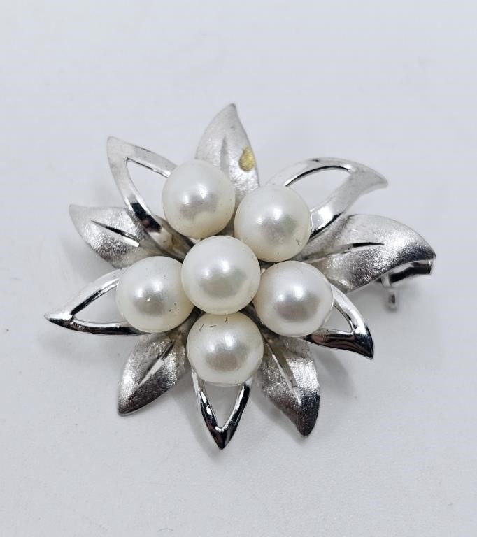Antique Sterling Silver Brooch with Pearls
