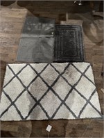 3 rugs Dark and light gray pattern rug 43 inches