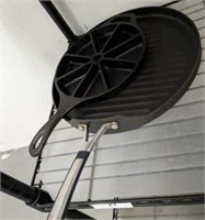 CAST IRON GRIDDLE PAN AND CORNBREAD PAN