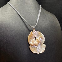 Hand-Carved Blister Pearl Necklace - Fish