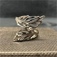 14k White Gold Leaf-Shaped Ring