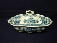 ANTIQUE BLUE/WHITE COVERED CHINA SERVING DISH