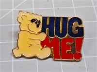 Hug me pin