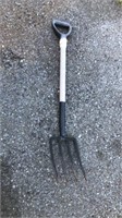 short handle black pitch fork