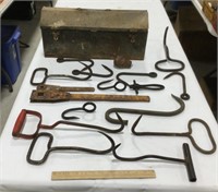 Metal tool box w/ hay hooks