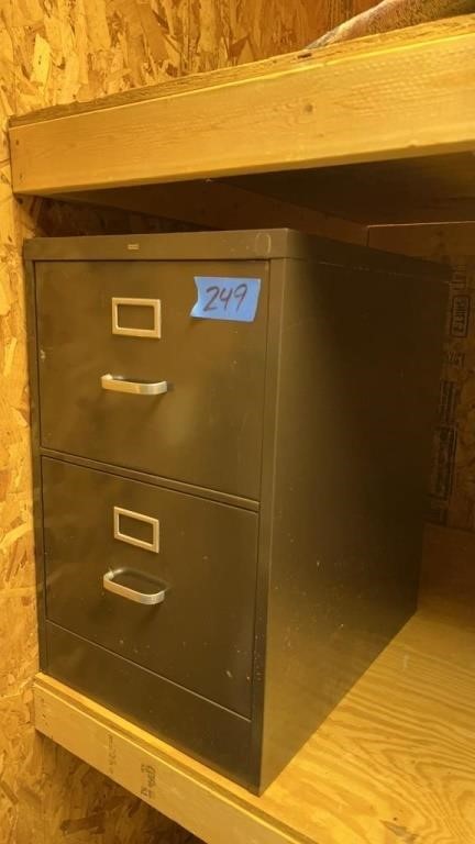 Two drawer file cabinet 18”x 25 x 29” (L/W/H
