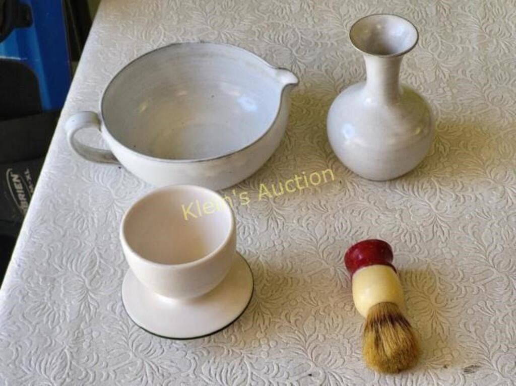 estate lot pottery beurre butter bell, shaving br