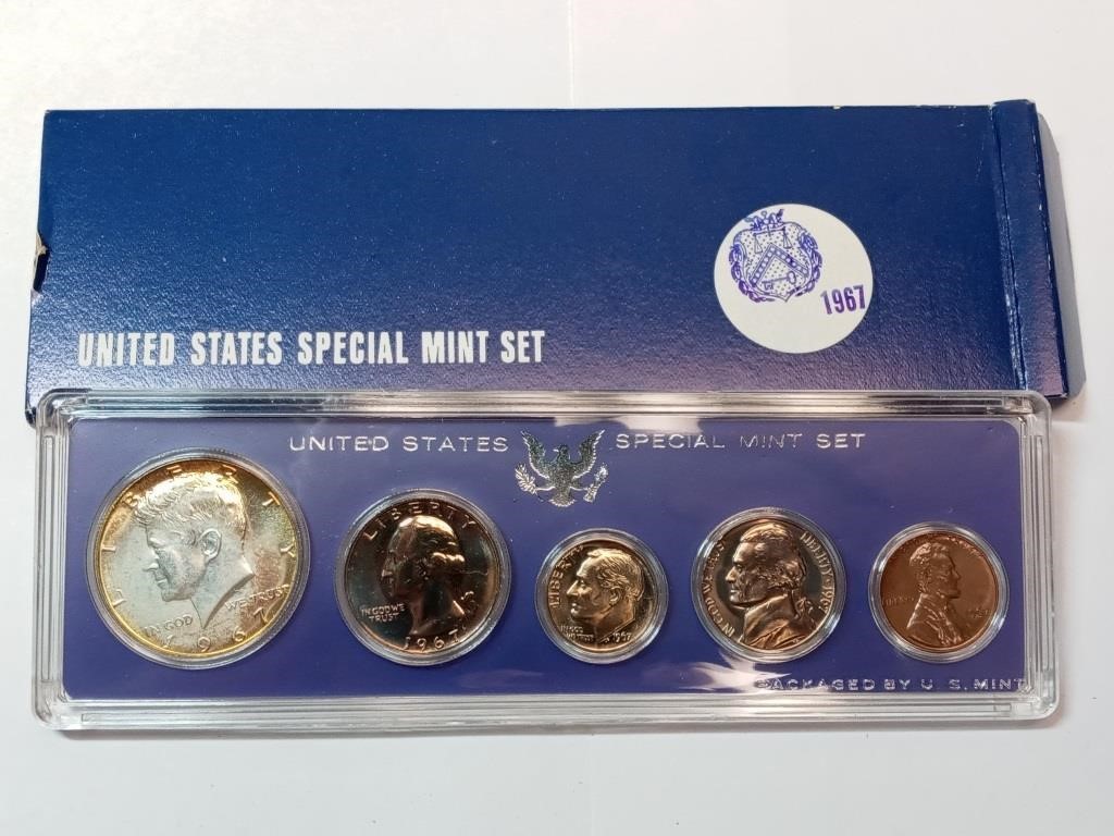 OF) Uncirculated 1967 special Mint set with silver