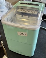 Insignia 26lb Ice Maker teal $120 RETAIL