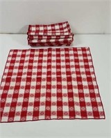 Red picnic napkins 11 Total