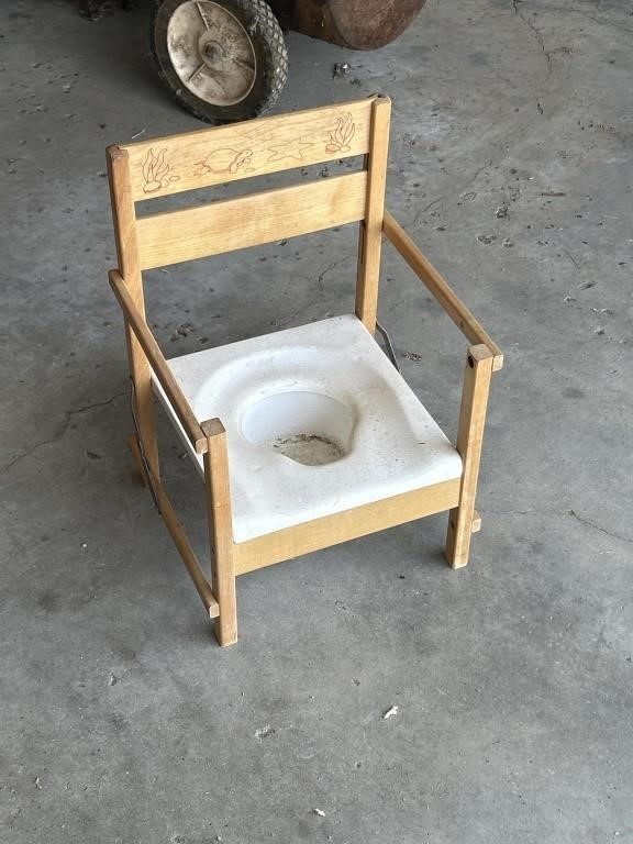 Vtg potty chair