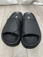Cool Unisex Slippers Size M