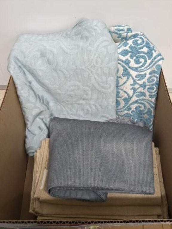 BOX OF TABLE LINENS, MISC