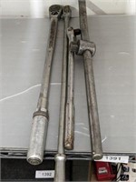 ASSORTED BREAKER BARS AND TORQUE WRENCH