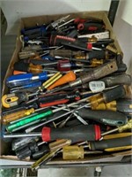 TRAY OF HAND TOOLS, SCREW DRIVERS, MISC