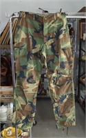 Military Cargo Camo Pants Size Medium Long