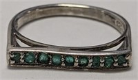 925 BAND WITH GREEN STONES