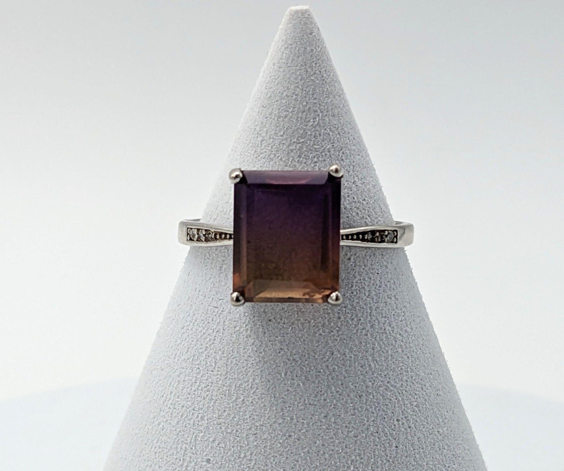 Vintage Single Solitaire Amethyst Sterling Ring