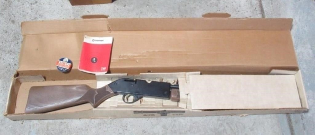 Crossman Co2 air rifle in original box and