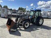 New Holland TN95FA Tractor w/ Loader
