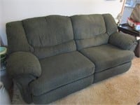 Loveseat with 2 recliners green