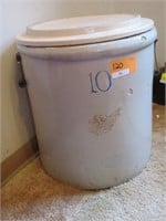 #10 crock with lid and handles