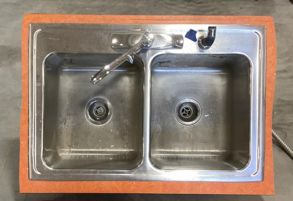 Double sink-9.5in deep
32.5 x 21.5