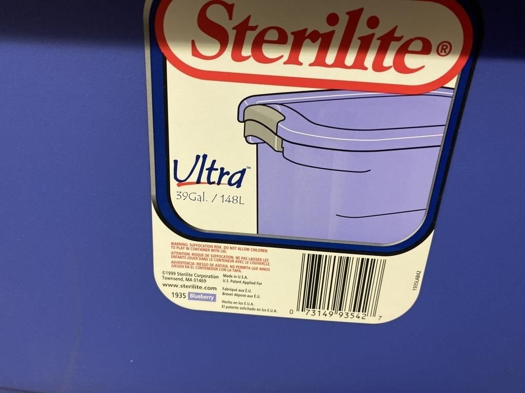 Sterilite 39 Gallon tote with lid, used