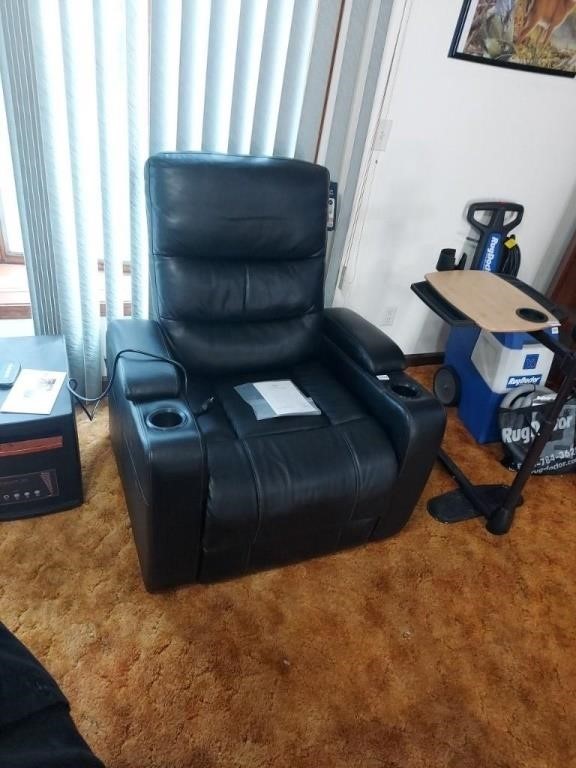Serta Home Theater Electric Recliner with Cup