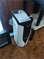 Gree Portable Room Air Conditioner Unit. Unit