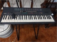 Yamaha PSR-215 Electric Keyboard with Stand.