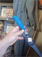 Romar Knife in Plastic Holder, Two Extra Knife