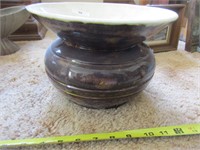 Pottery bowl / vase