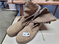 MILITARY BOOTS SIZE 11
