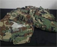 Five pairs of medium military pants