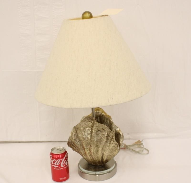 23" Clam Shell Lamp ~ Works