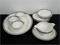 Vintage partial dinnerware sets can't read the