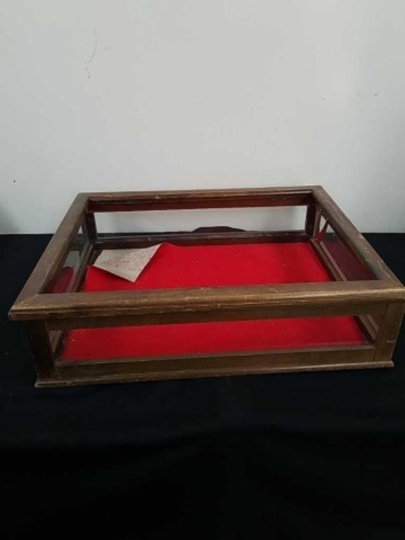 22.5 X 18 x 6-in display box with broken glass on