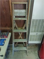 5ft Wood Step Ladder