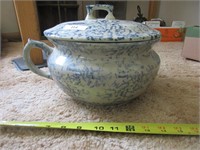Pottery pot bowl with lid