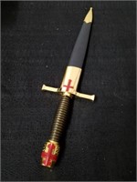 New 15.35 inch gold crusader dagger with sheath