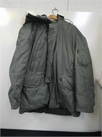 Large extreme cold weather n-3b military parka