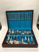 Rogers Deluxe Plate Flatware Set In Fitted Case