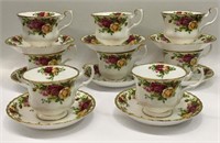 8 Royal Albert Old Country Roses Cups & Saucers