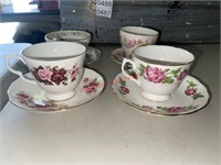 Lot of 4 Tea Cups (dining room)