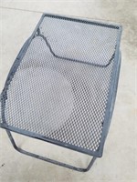 Metal outdoor side table 18.5 X 24.5 x 18 in